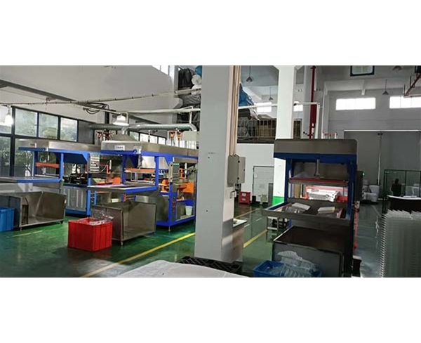 吸塑(su)車間(jian)一角(jiao)