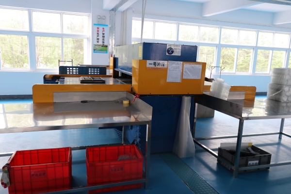 吸塑(su)包裝生産(chan)車間