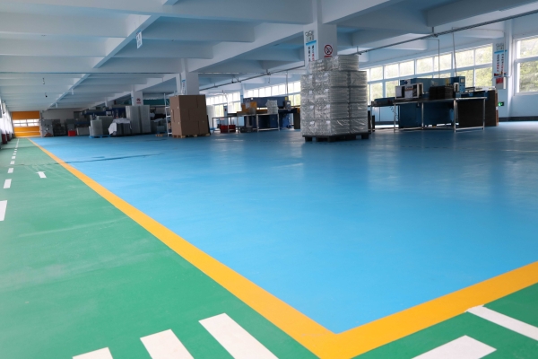 吸塑(su)包裝(zhuang)生産(chan)車間(jian)